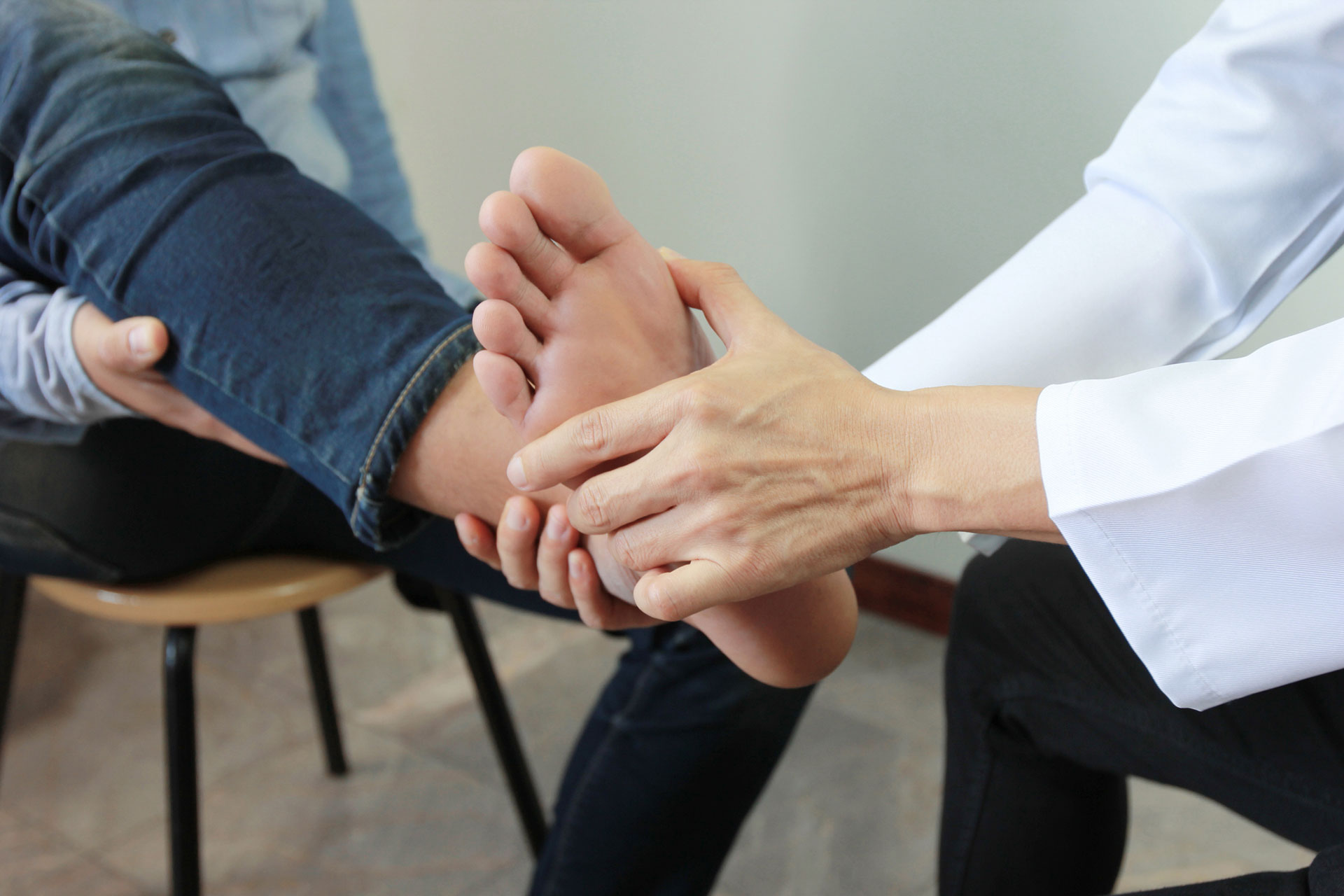 Foot-&-Ankle-Pain